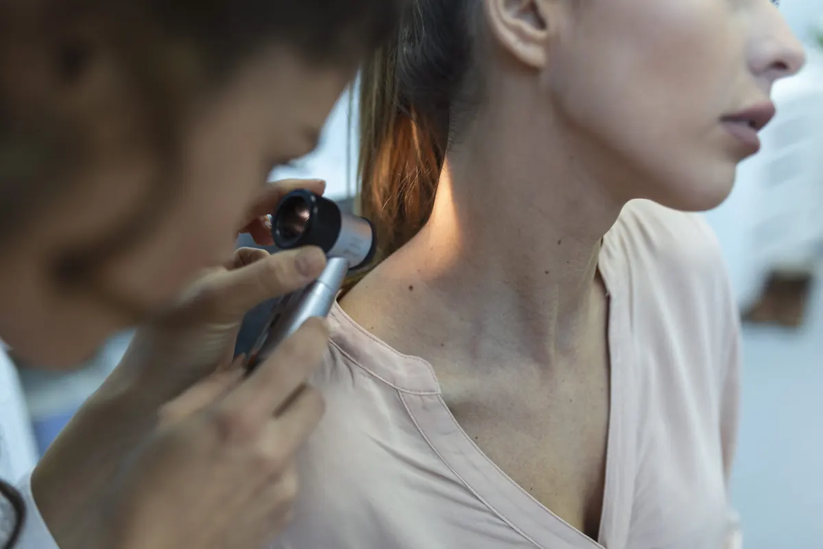Queloides e Cicatrizes Hipertróficas: Diferenças, Diagnóstico e Tratamento