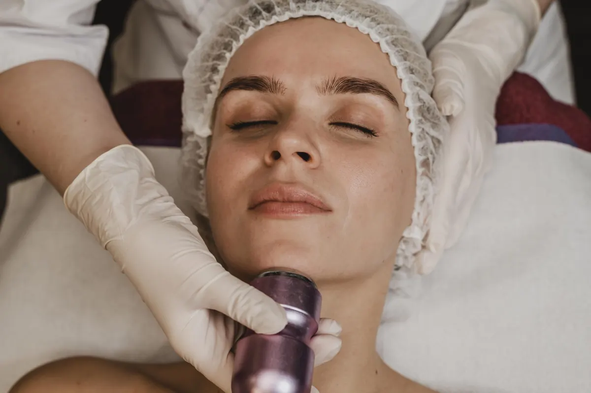 Radiofrequência Facial: Como Funciona, Indicações e Resultados