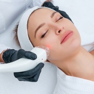 Liftera Black | Dra. Raisa Resende | Dermatologista