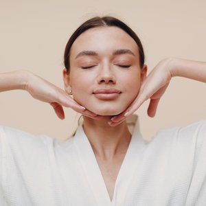 Rejuvenescimento Facial | Dra. Raisa Resende | Dermatologista